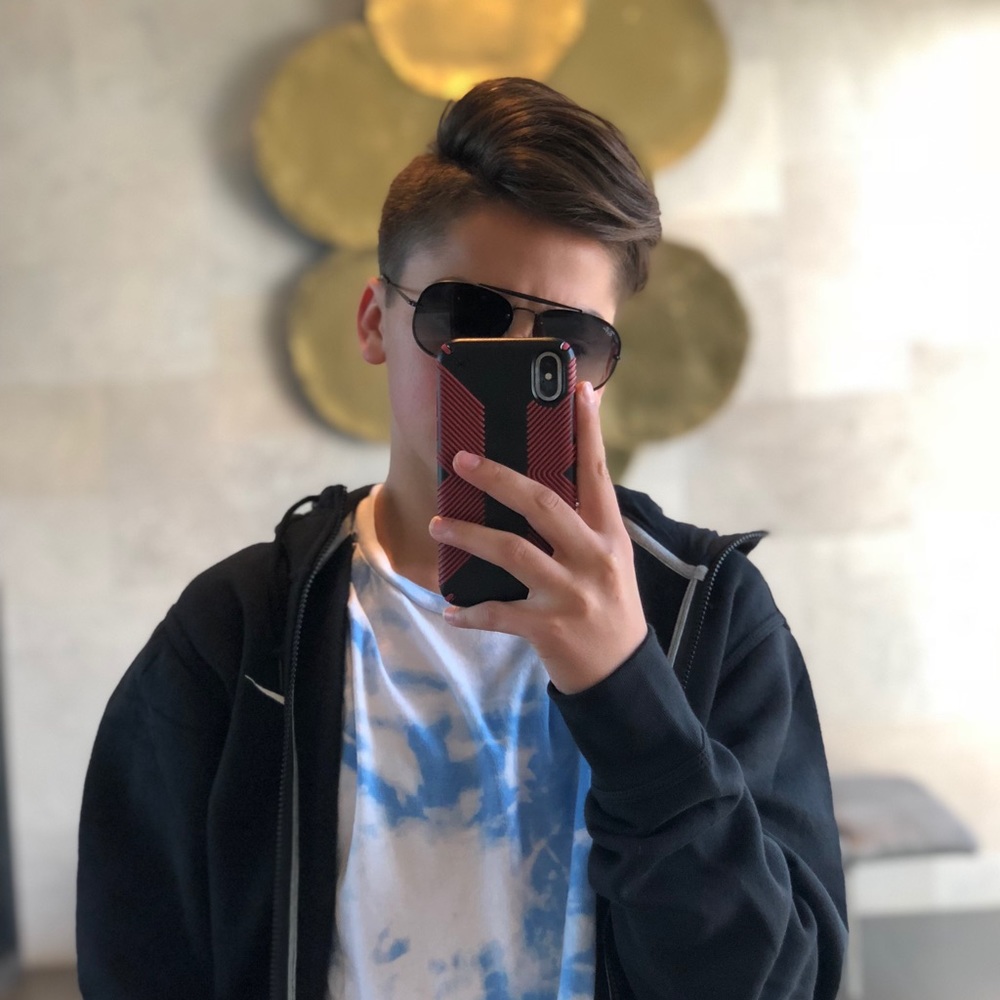 Meet your Posher, Aiden